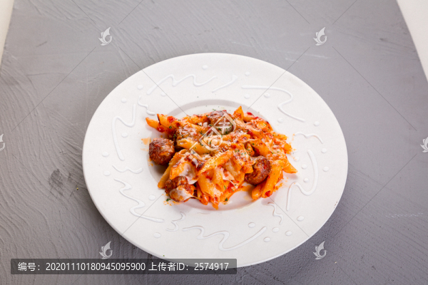 芝士焗牛肉丸通心粉