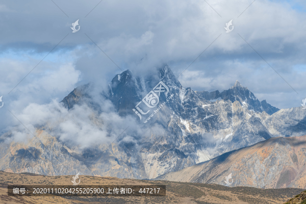 仁龍巴冰川雪山