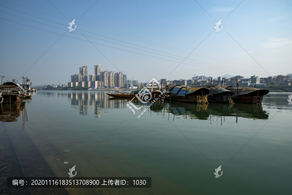 江面漁船