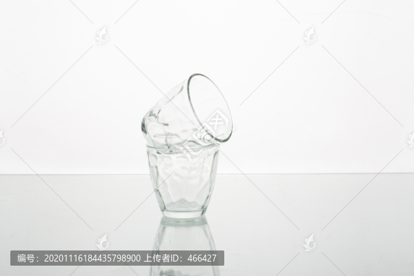 透明茶杯