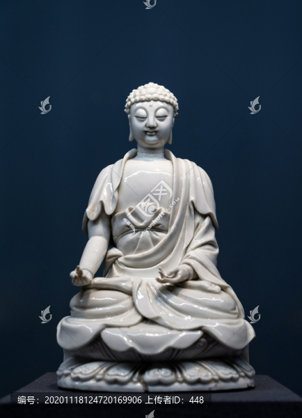 德化窯白釉如來(lái)佛坐像