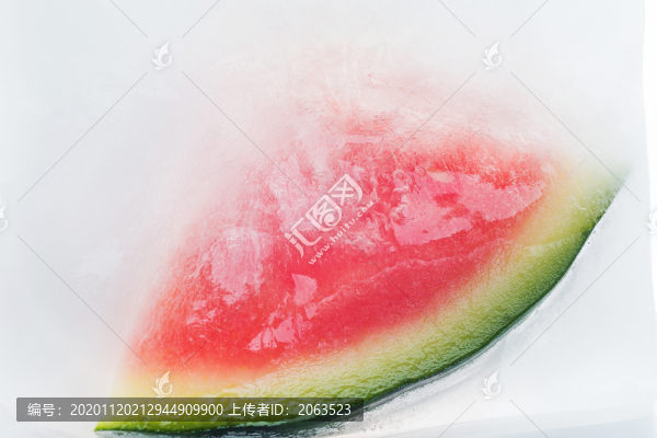 冰塊里的西瓜冰爽解暑水果創(chuàng)意