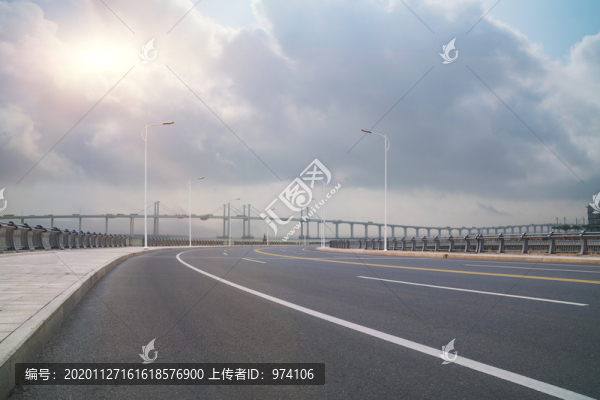 中國澳門友誼大橋和柏油馬路