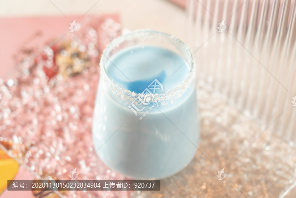 蝶豆花鮮奶