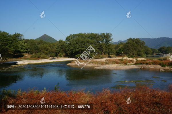 溪流秋景
