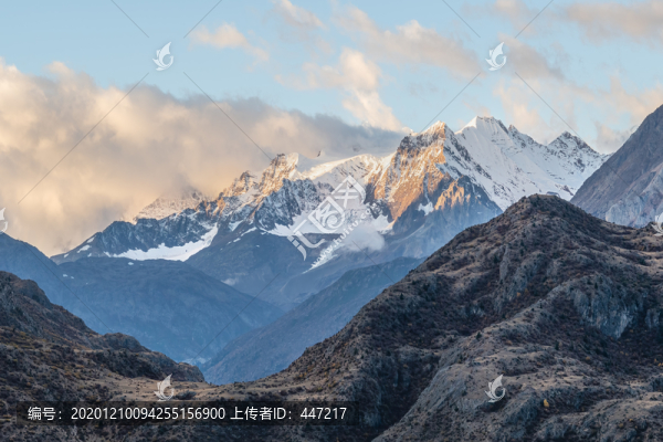來古冰川遠(yuǎn)觀