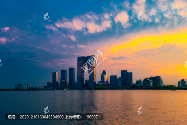 蘇州金雞湖東方之門