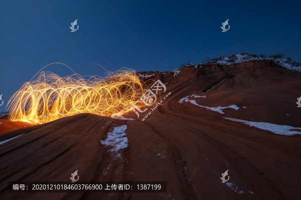 雪中的陜北靖邊波浪谷日出