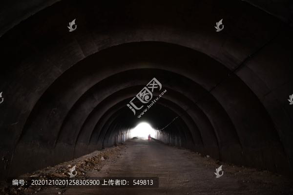 山洞