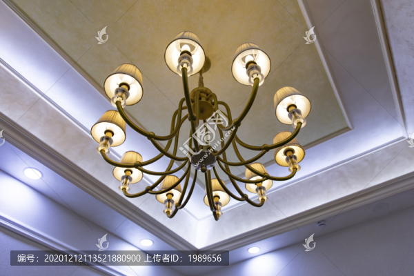 吊燈