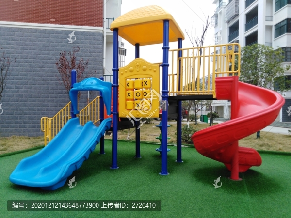 滑滑梯