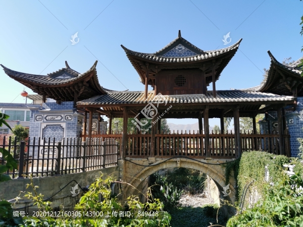 中式古建風(fēng)雨橋