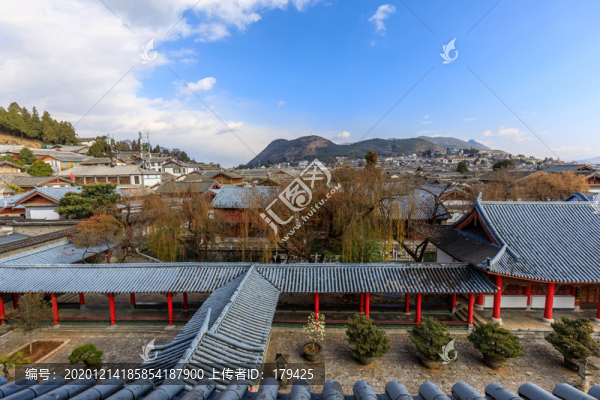 俯瞰麗江土司衙門木府長廊走廊