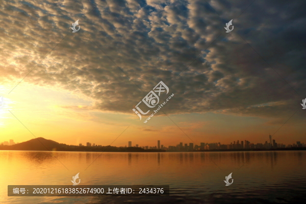 夢幻湖韻
