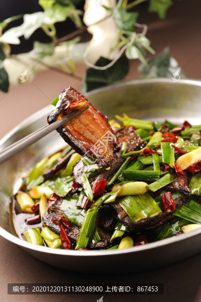 大蒜辣椒炒湖南臘肉