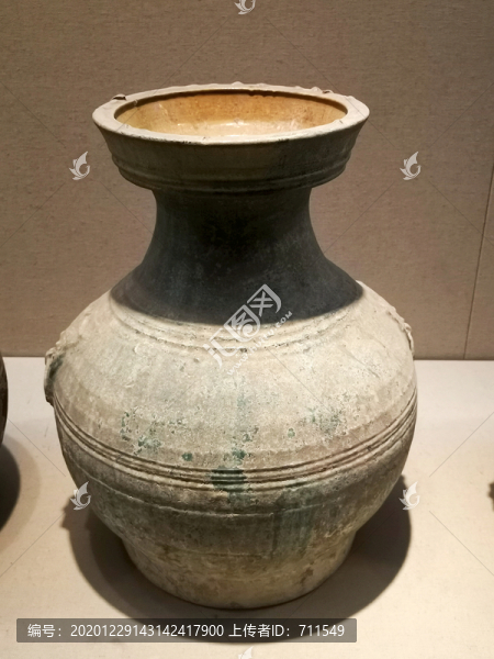 漢代綠釉鋪首耳陶壺