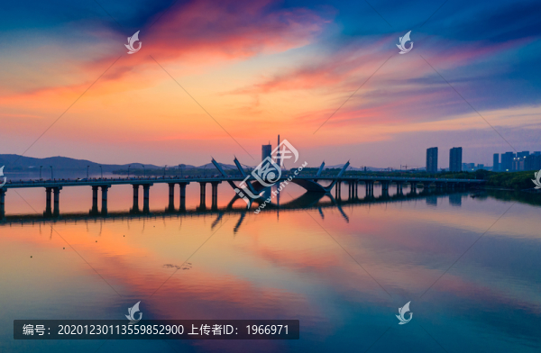 無(wú)錫蠡湖大橋夜景