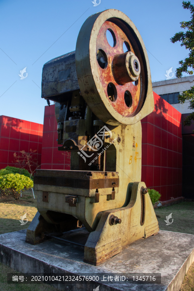 工業(yè)大型機(jī)器