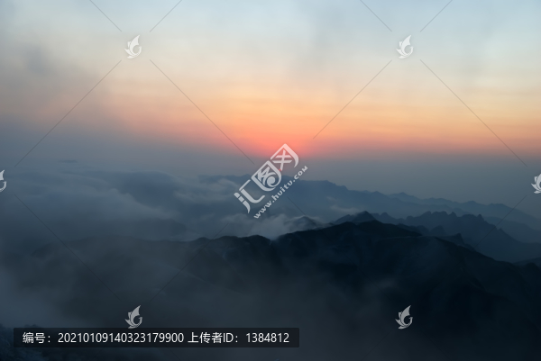 五峰獨(dú)嶺日出