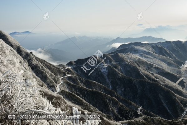 五峰獨嶺雪景