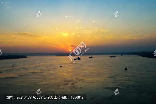 長江日出
