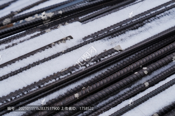 鋼材上的積雪背景