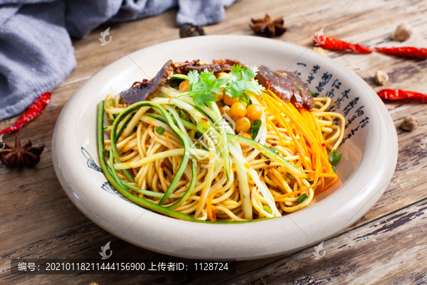 麻辣牛肉涼拌面