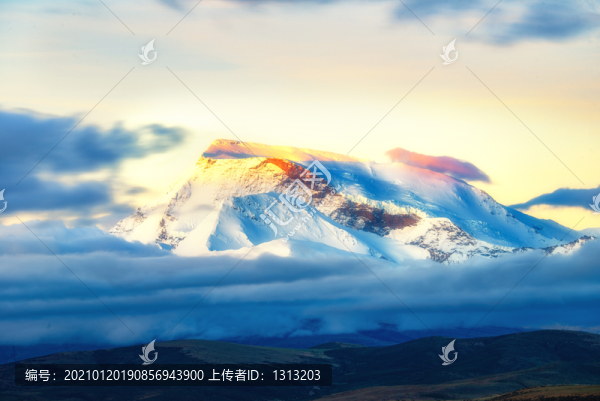 西藏阿里地區(qū)納木那尼峰