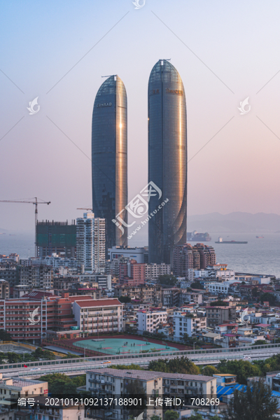 廈門世茂海峽大廈雙子塔黃昏美景