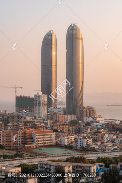 廈門(mén)世茂海峽大廈雙子塔黃昏美景