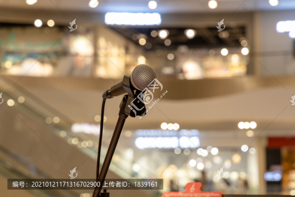 演唱的麥克風(fēng)