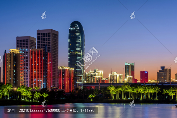 中國(guó)海南?？跒I海大道建筑群夜景