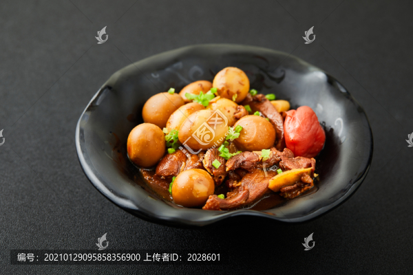 雞肉煮鵪鶉蛋