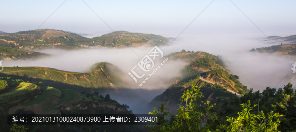 高原晨霧