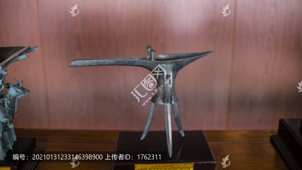 青銅器酒杯