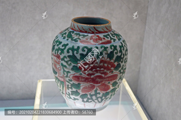 明代五彩鳳穿花紋罐