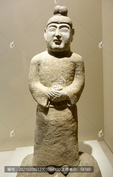 遼代男叉手俑