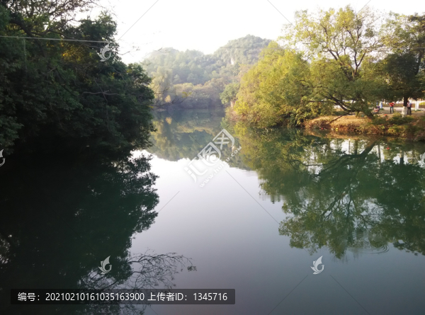 溪水河流