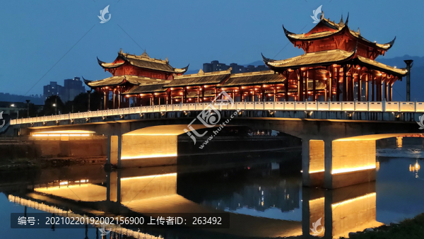 廊橋夜景