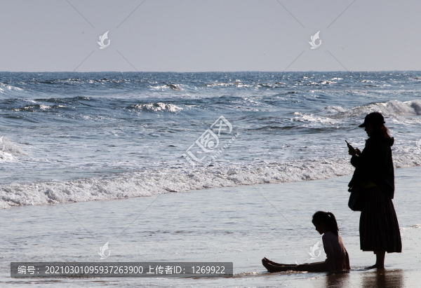 女兒與大海