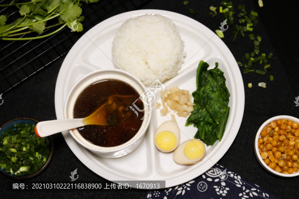茶樹菇雞湯套飯