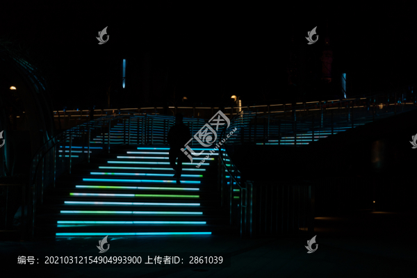 發(fā)光的階梯