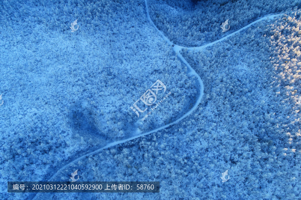 航拍大興安嶺林海雪原山路