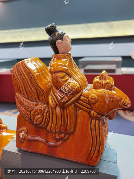 故宮脊獸騎鳳仙人