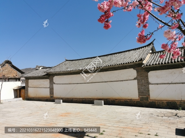 云南民居白族老建筑老巷子照片