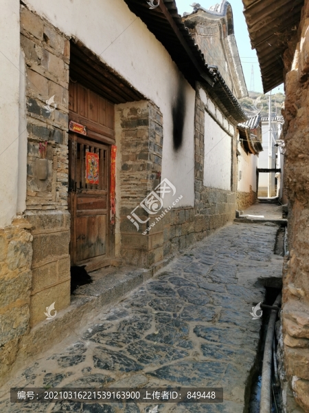 云南民居白族老建筑老巷子照片