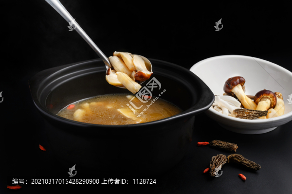 野生菌菇湯