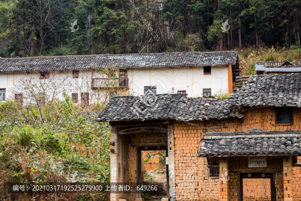 鄉(xiāng)村泥磚房