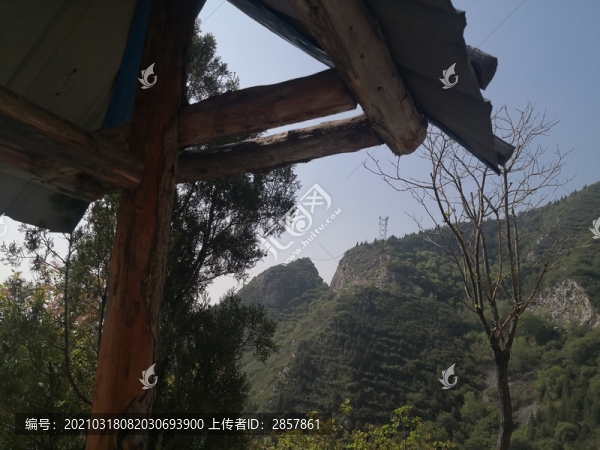 崛圍山大山與山門