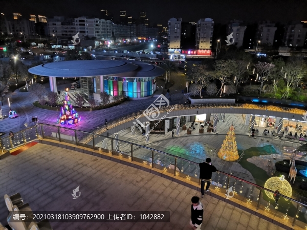 大商場(chǎng)夜景